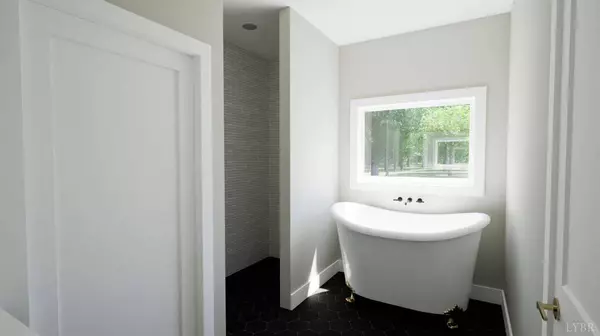 202 Waughs Landing DR, Lynchburg, VA 24503