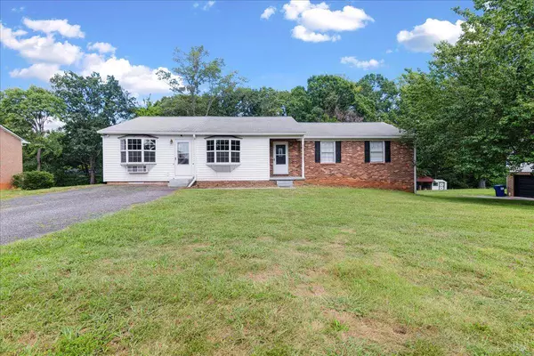 225 Lynview DR, Lynchburg, VA 24502