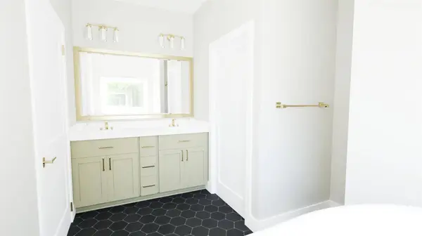 202 Waughs Landing DR, Lynchburg, VA 24503