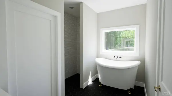 202 Waughs Landing DR, Lynchburg, VA 24503