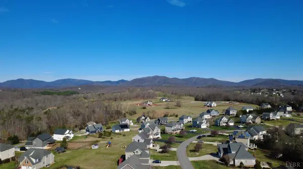 1234 Autumn Run DR, Forest, VA 24551