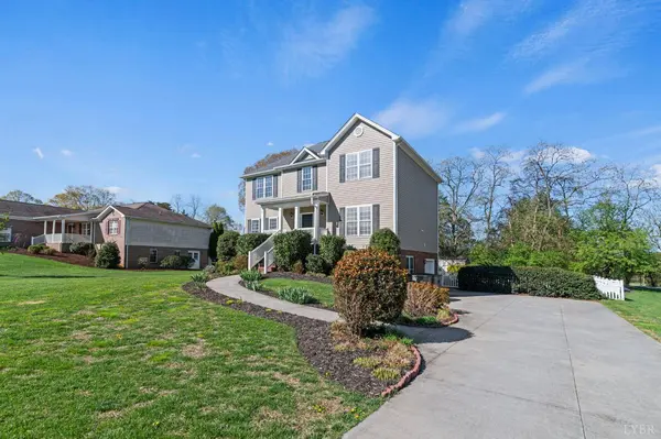 1164 Majestic Oaks DR, Forest, VA 24551
