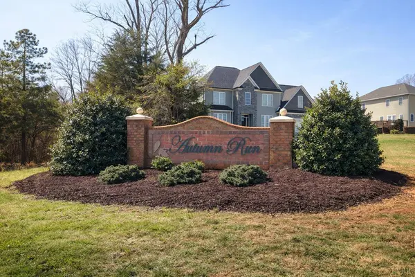 1234 Autumn Run DR, Forest, VA 24551