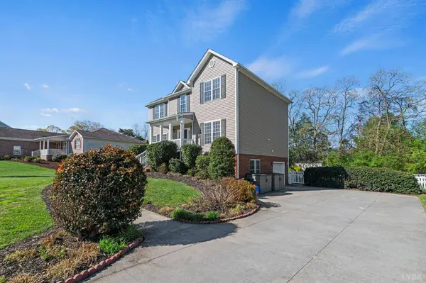 1164 Majestic Oaks DR, Forest, VA 24551