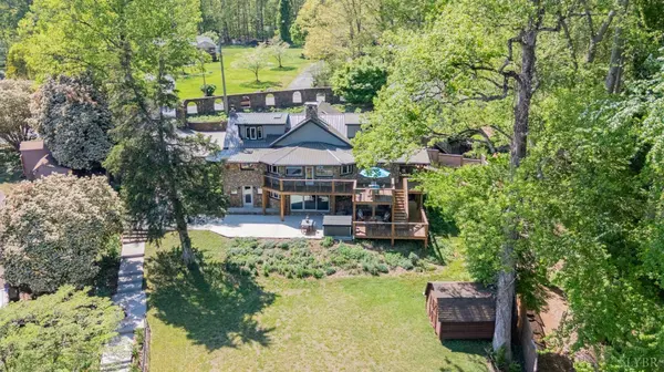 2206 Timberlake DR, Lynchburg, VA 24502