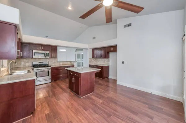 10304 N Recreation AVE, Fresno, CA 93730