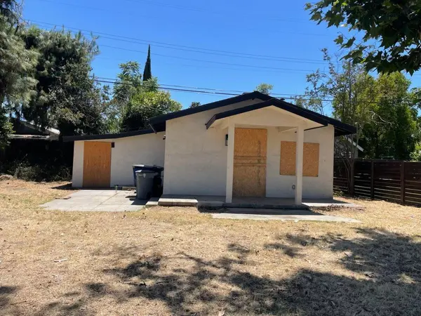 534 E Vassar AVE, Fresno, CA 93704
