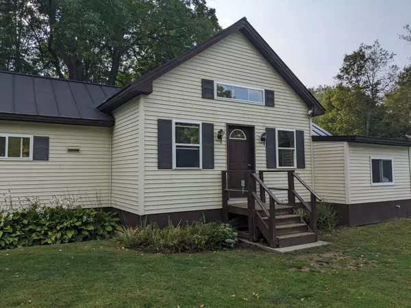 2385 Sugar Hollow Rd, Pittsford, VT 05763-9892