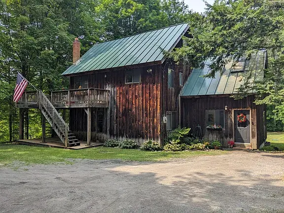 140 Vincent Egan Rd, Bomoseen, VT 05732-9677