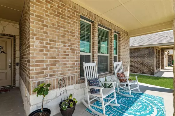 457 Silverstone Drive, Waxahachie, TX 75165