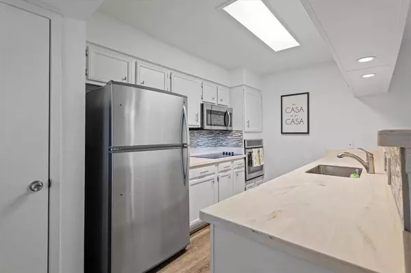 7510 Holly Hill Drive #142, Dallas, TX 75231