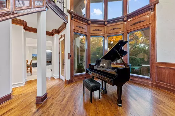 1202 Regents Park Court, Desoto, TX 75115