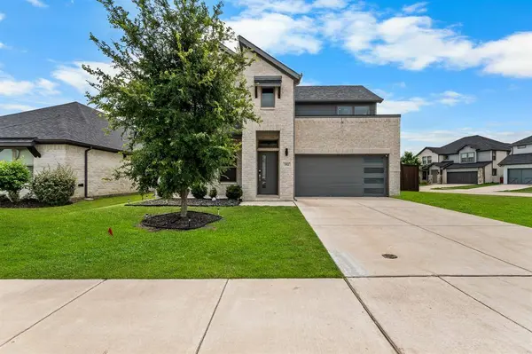 352 Boone Drive, Waxahachie, TX 75165