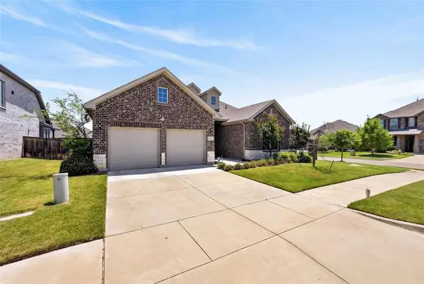 7223 Fallen Crest Lane, Arlington, TX 76001