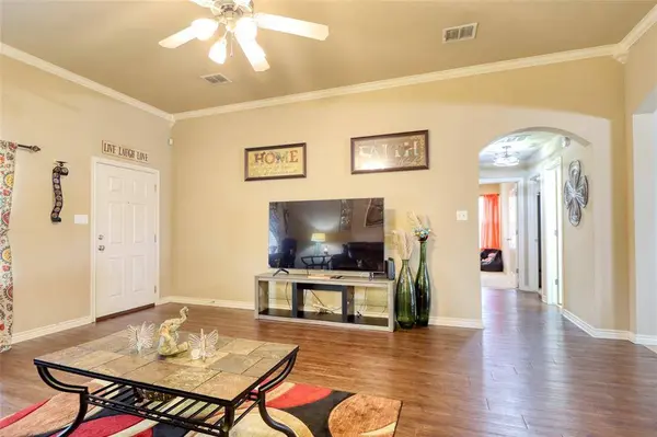 933 Heston Circle, Robinson, TX 76706