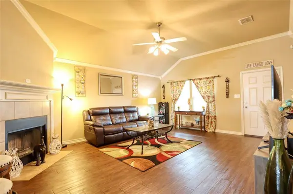 933 Heston Circle, Robinson, TX 76706