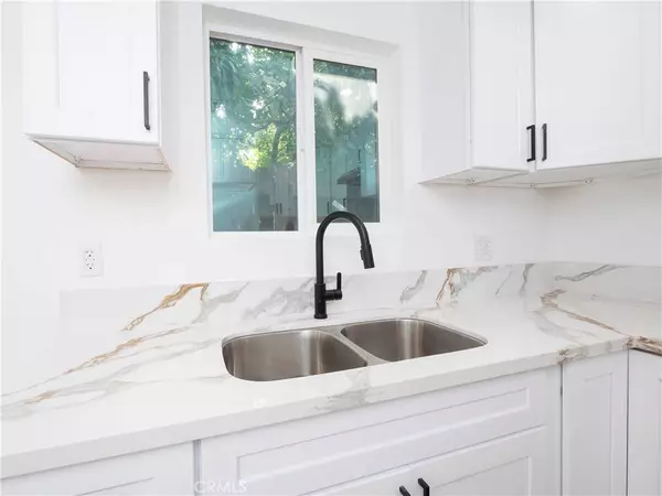 5741 S St Andrews PL #1/2, Los Angeles, CA 90062