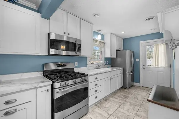 3213 South Shore DR, Moline, IL 61265