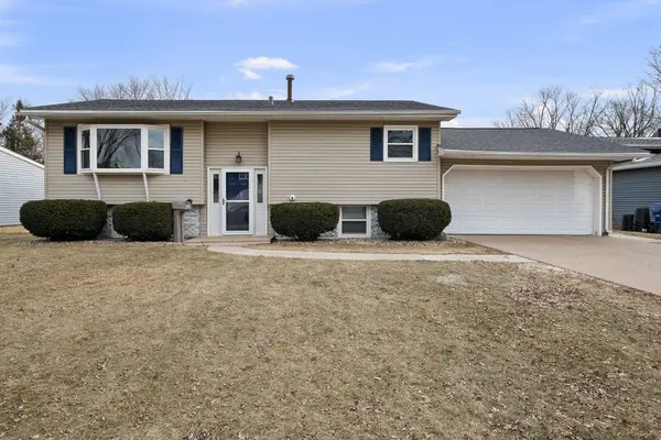 4811 Gaines ST, Davenport, IA 52806