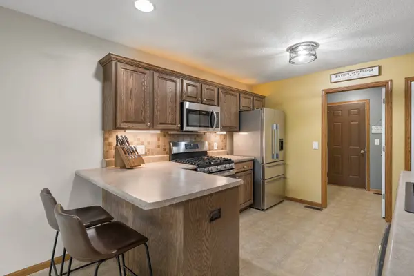 2632 Revo RD, Davenport, IA 52806