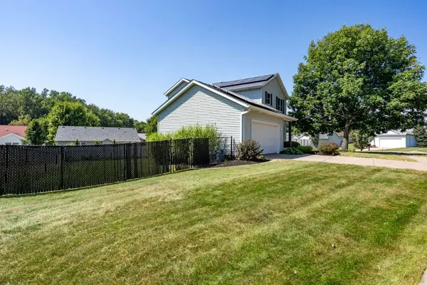2625 Revo RD, Davenport, IA 52806