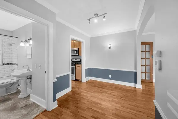 907 W Lombard ST, Davenport, IA 52804