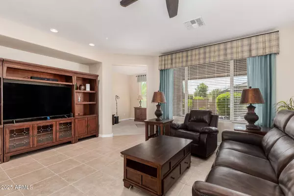 6749 W NOBLE PRAIRIE Way, Florence, AZ 85132