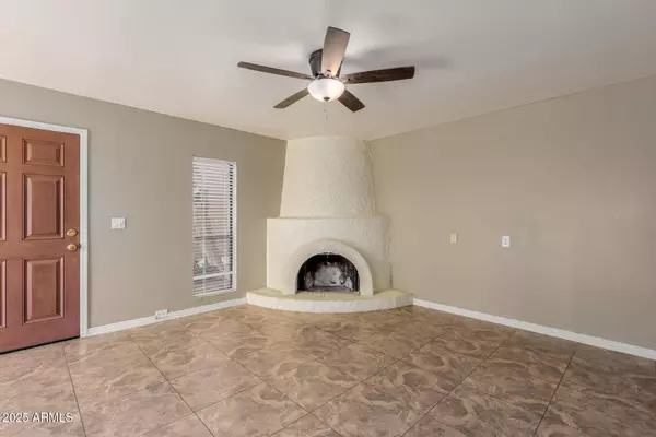 801 E NORTH Lane #1, Phoenix, AZ 85020