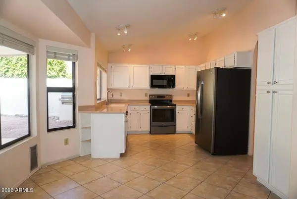 8956 E VOLTAIRE Drive, Scottsdale, AZ 85260