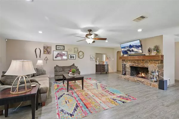 13111 Oak Plaza DR, Cypress, TX 77429