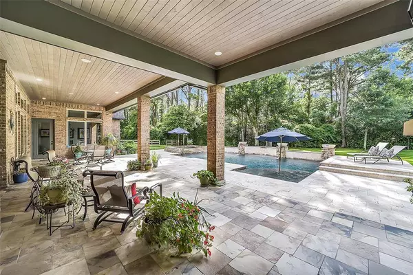 22414 Meadowhurst CIR W, Tomball, TX 77377