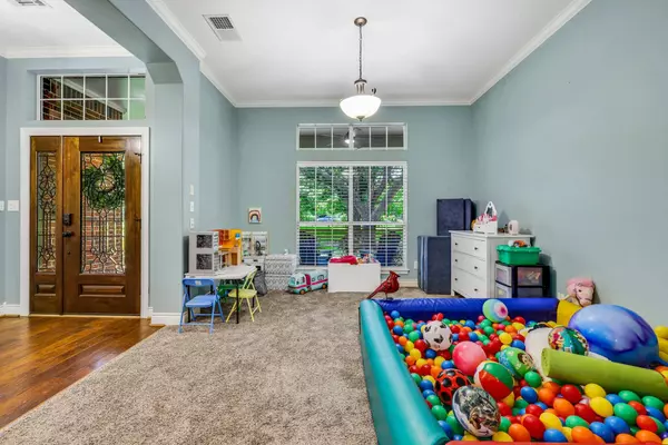 19407 Pine Tree LN, Waller, TX 77484