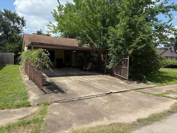 5326 De Lange LN, Houston, TX 77092