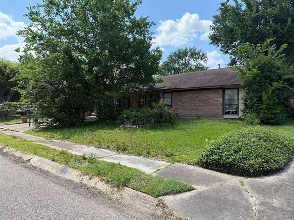 5326 De Lange LN, Houston, TX 77092