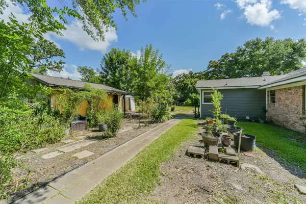 12718 Oakfield DR, Cypress, TX 77429