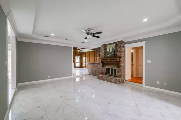 12214 Cypresswood DR, Houston, TX 77070