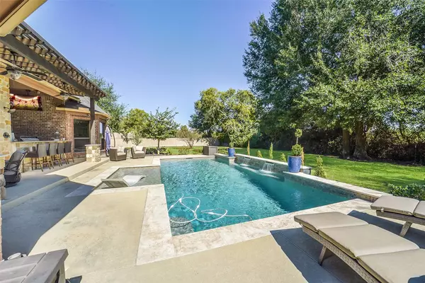 22114 E Meadowhurst CIR E, Tomball, TX 77377