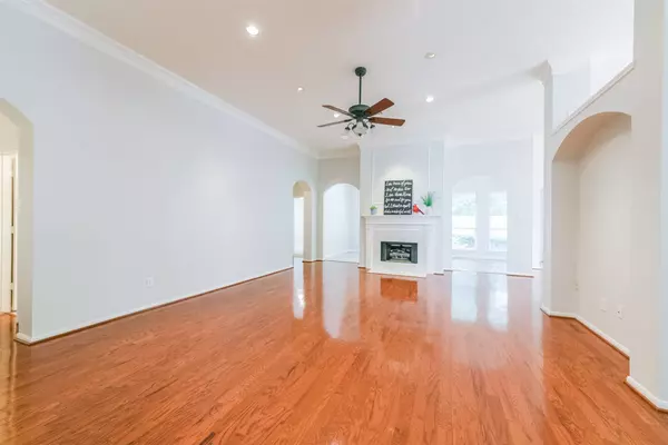 14610 Farrawood DR, Cypress, TX 77429