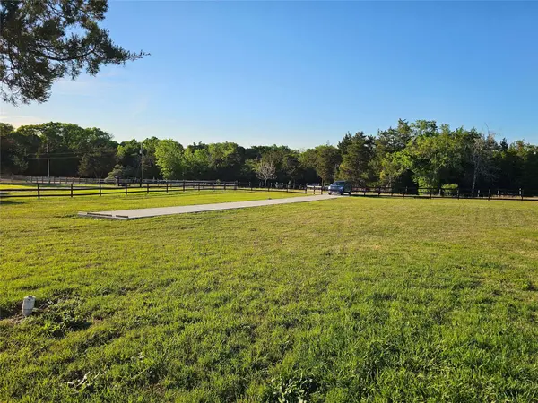 3869 Marshall LN, Chappell Hill, TX 77426