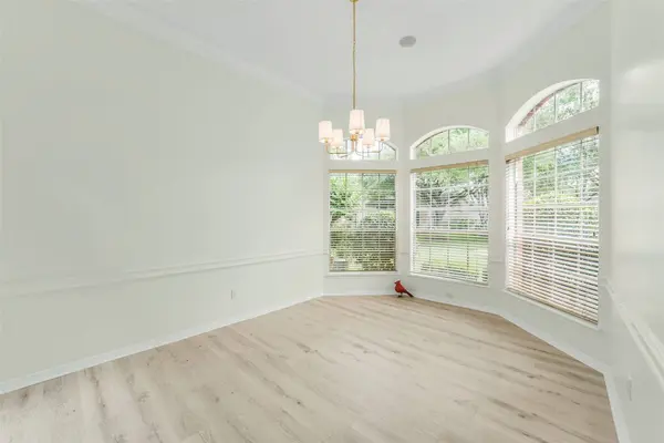 6885 Tournament DR, Houston, TX 77069