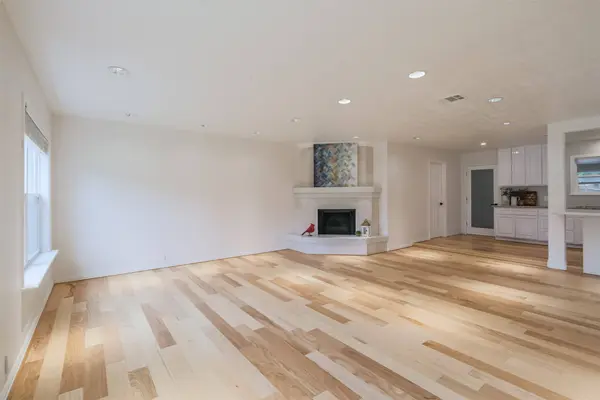 10328 Shadow Oaks DR, Houston, TX 77043