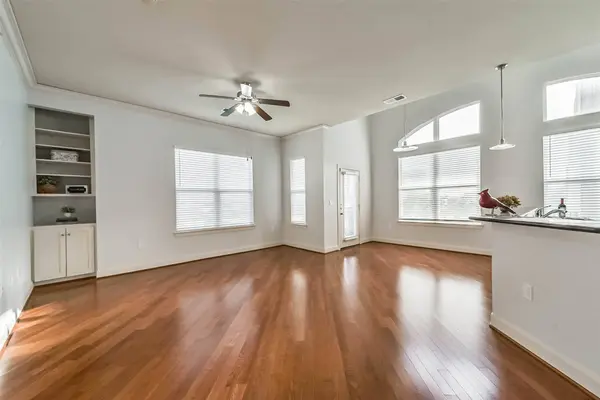 1010 Rosine St ST #49, Houston, TX 77019
