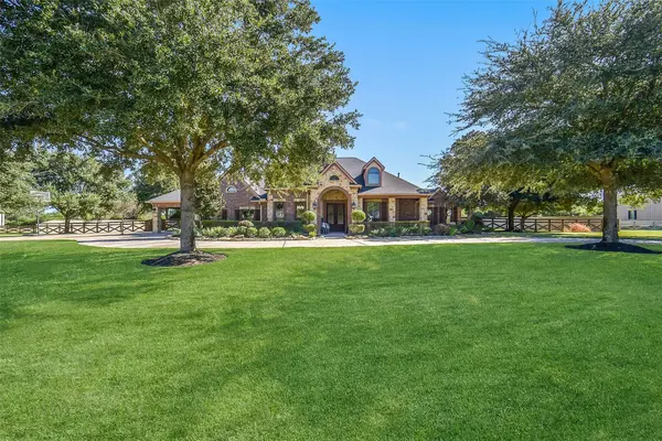 22114 Meadowhurst CIR E, Tomball, TX 77377