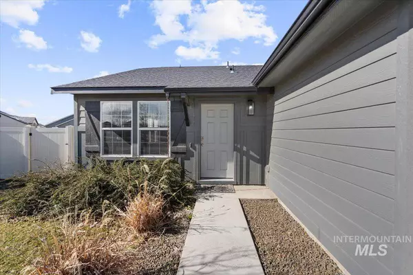 17697 N Harpster Way, Nampa, ID 83687