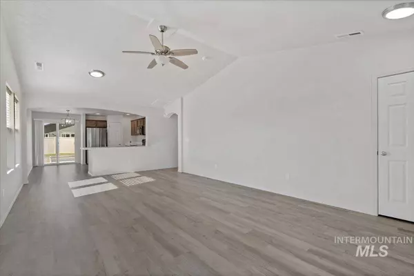 17697 N Harpster Way, Nampa, ID 83687