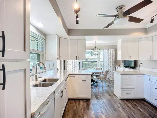 6102 PENNY LN, Bradenton, FL 34207