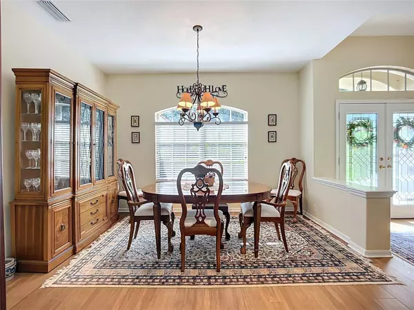 4751 CARRINGTON CIR, Sarasota, FL 34243