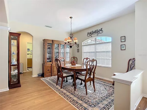 4751 CARRINGTON CIR, Sarasota, FL 34243