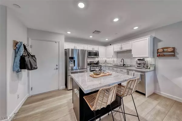 719 Pickled Pepper PL, Henderson, NV 89011