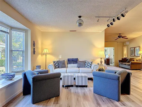 5611 GARDEN LAKES DR, Bradenton, FL 34203